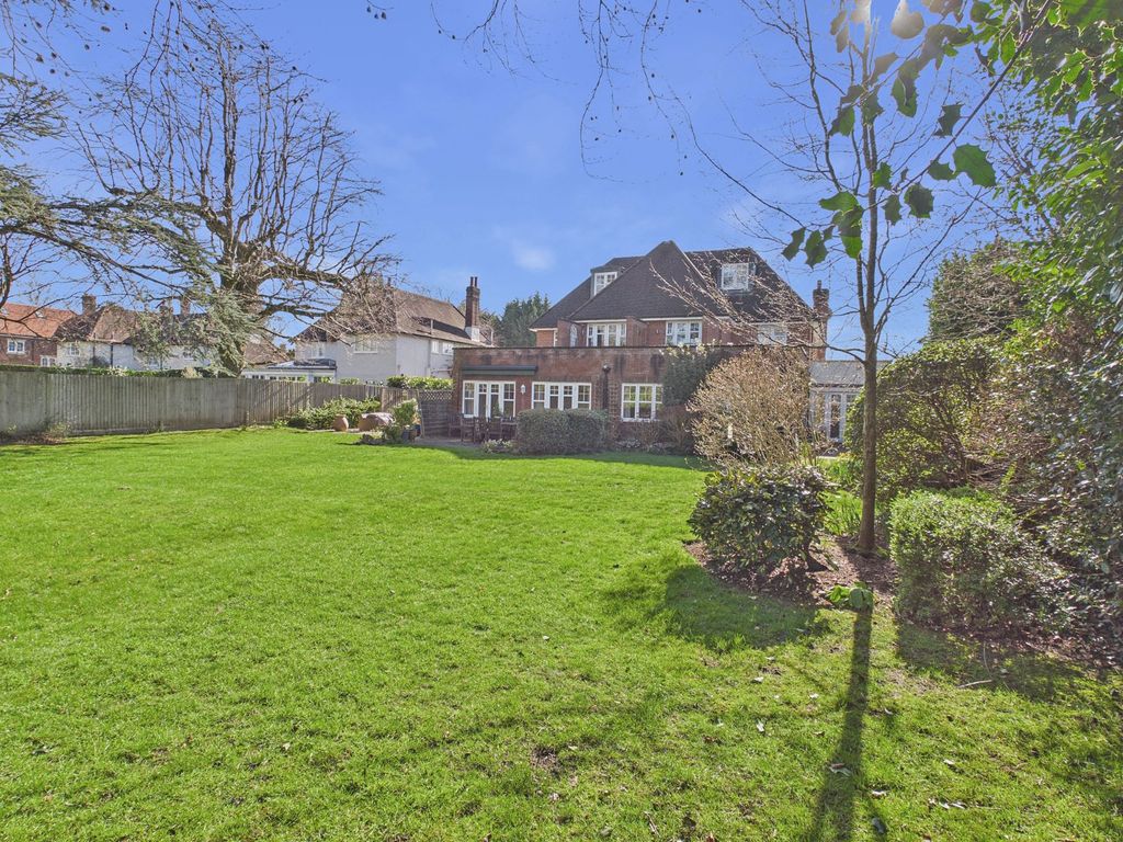 Additional image 7 of 2 bed flat for saleLedborough Lane, Beaconsfield HP9