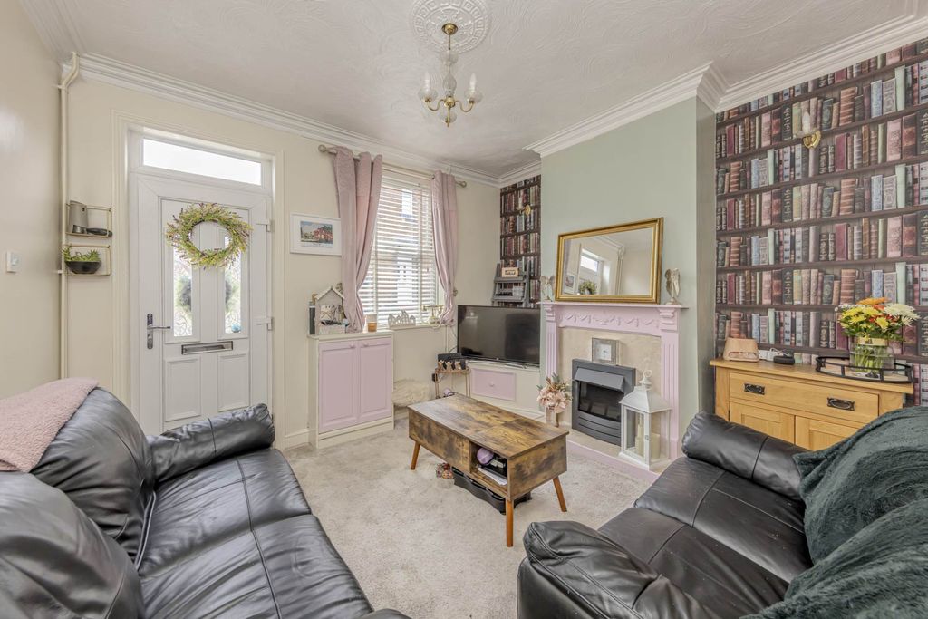 Property photo 3 of 16