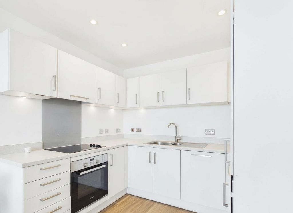 Property photo 2 of 7 Agent99-Generation-Abb1223c-E63E-4819-9Bfa-d99456E