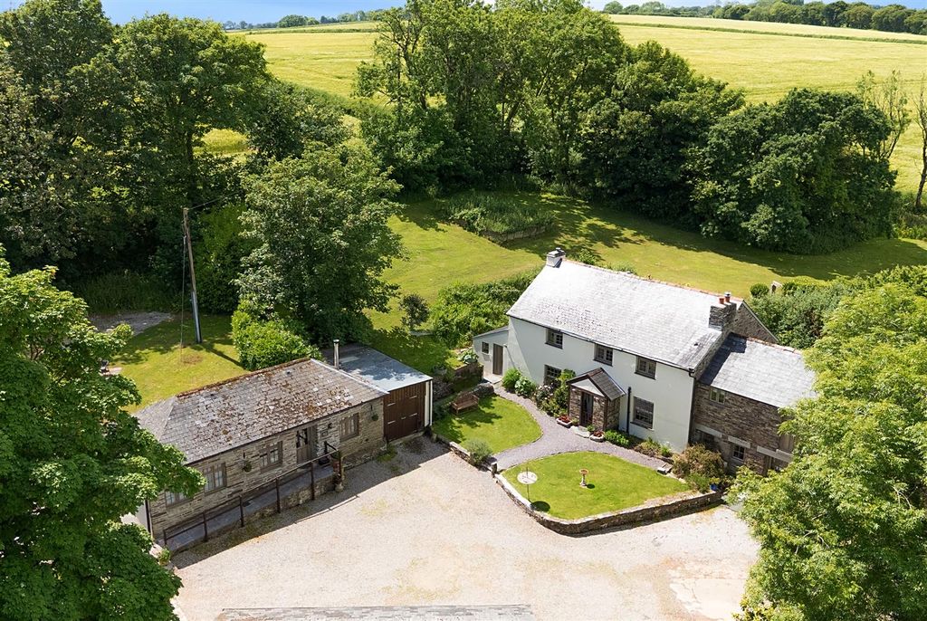 Property photo 2 of 46 Lee Barton Farm