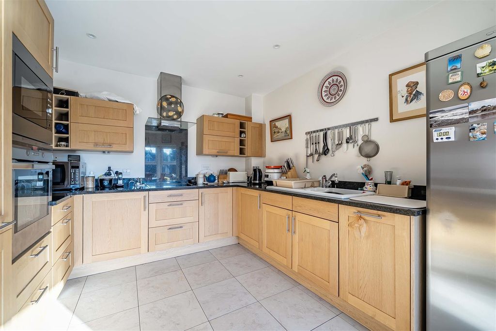 Property photo 3 of 20 1360319-16-68Dbfe3E1A073.Jpg