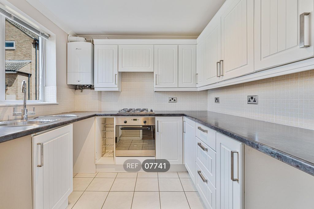 Property photo 2 of 16 Kitchen