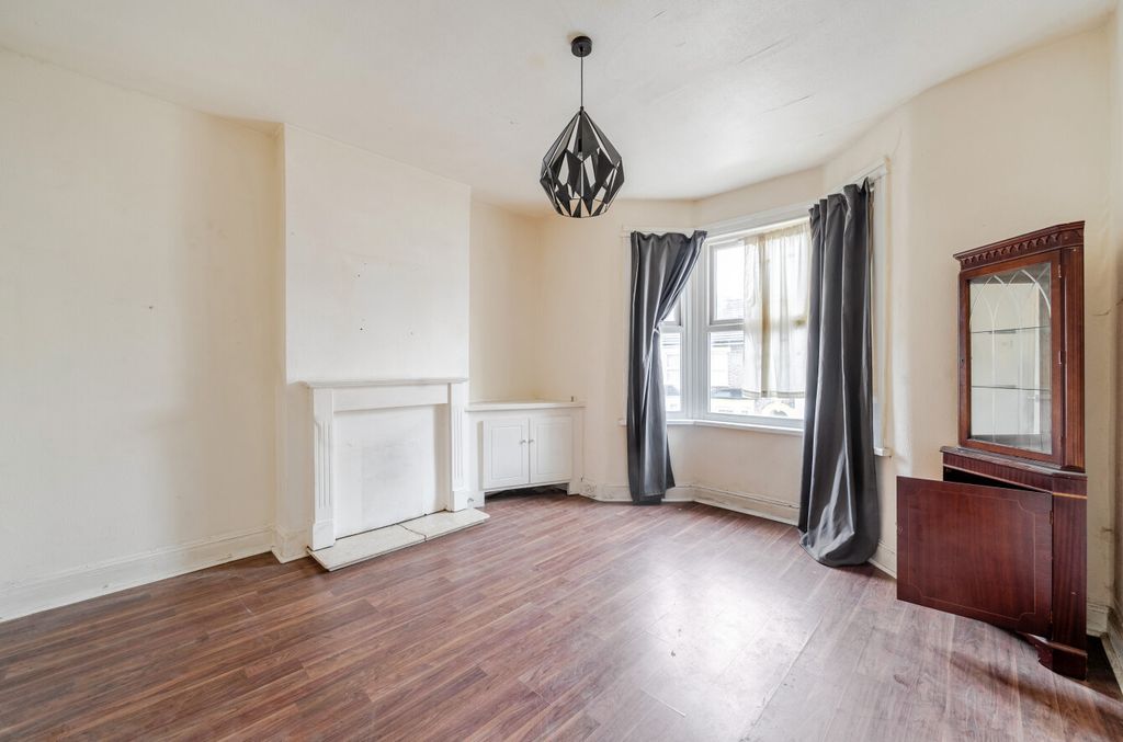 Property photo 3 of 14 1421345-13-69B0A9...