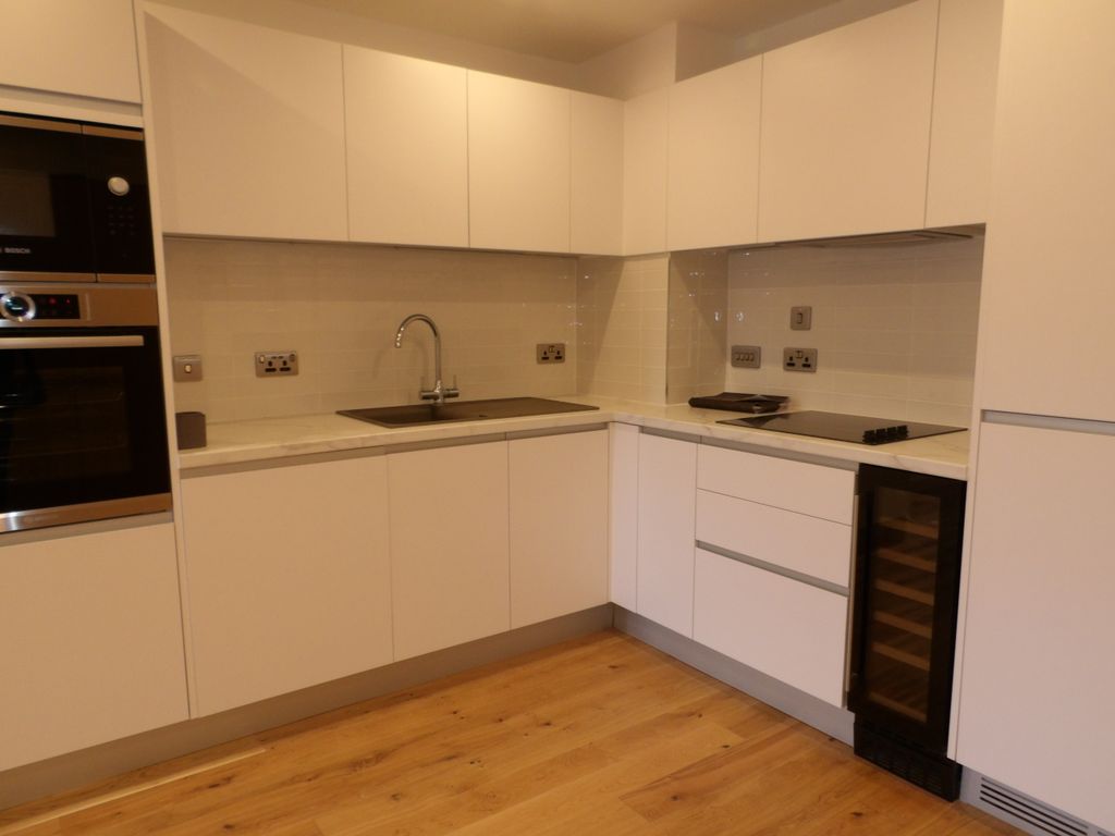 Property photo 2 of 6 Kitchen