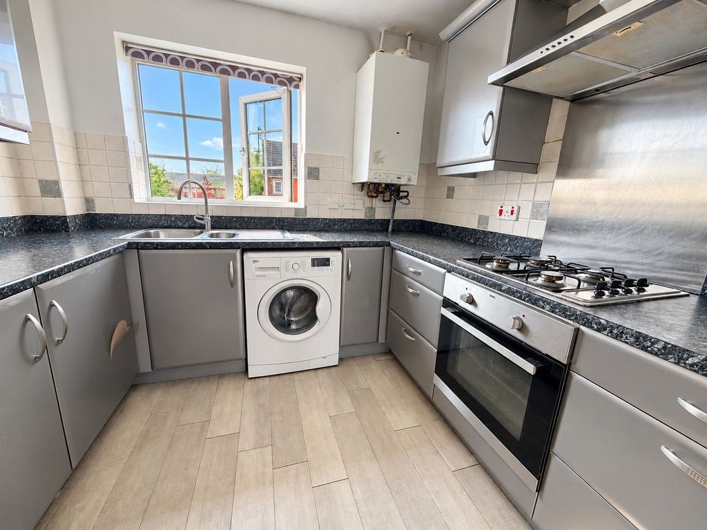 Property photo 2 of 12