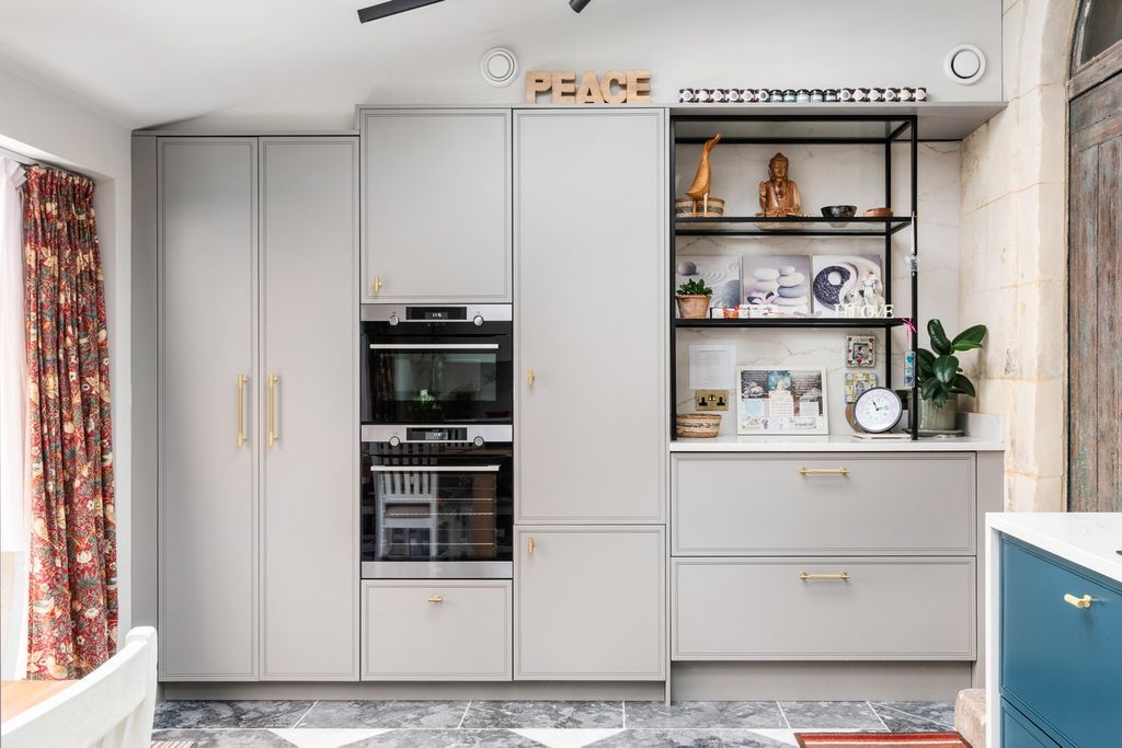 Property photo 3 of 20