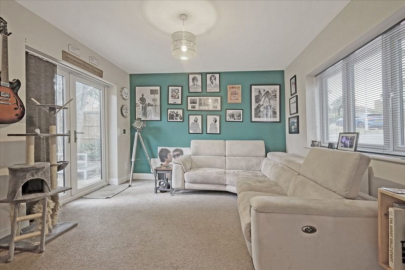 Property photo 2 of 12 4737981