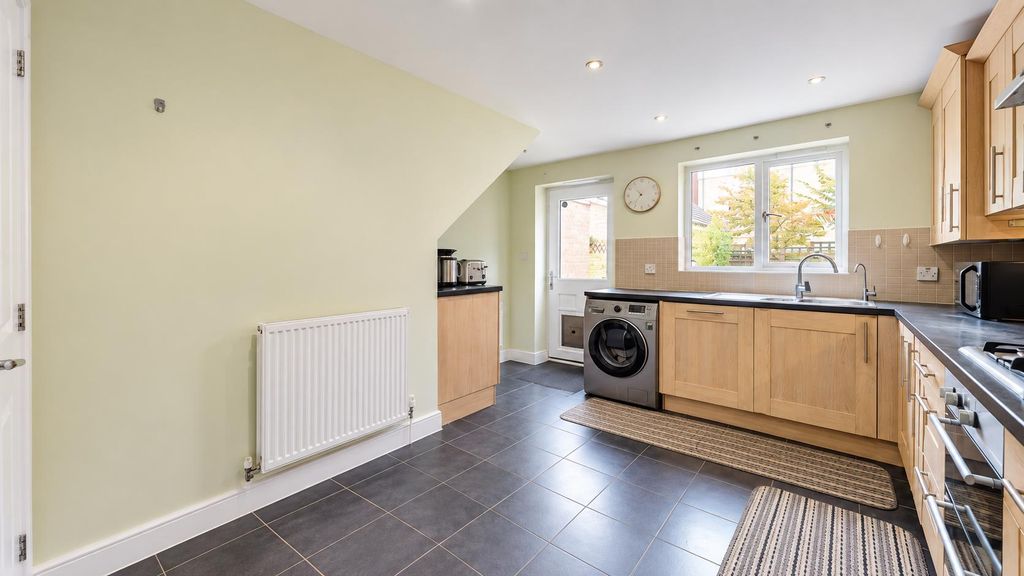 Property photo 3 of 26 4A939C02-CE19-48F1-B278-D6E87C3A79F1.Png