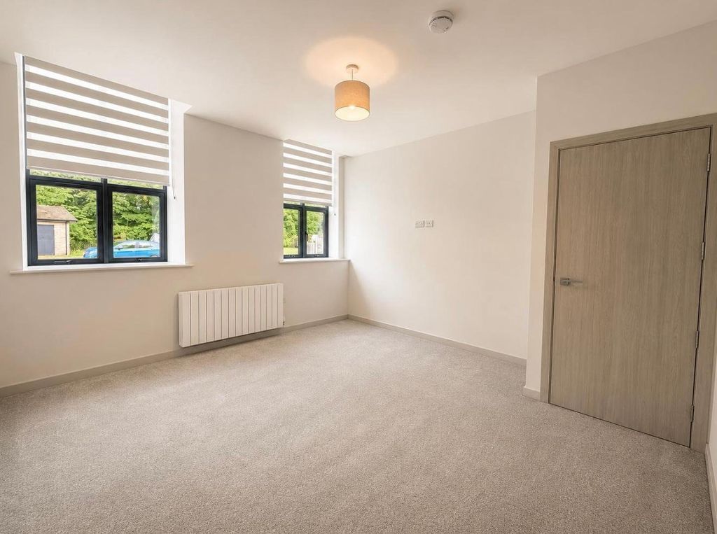 Property photo 3 of 13 Picture No. 15