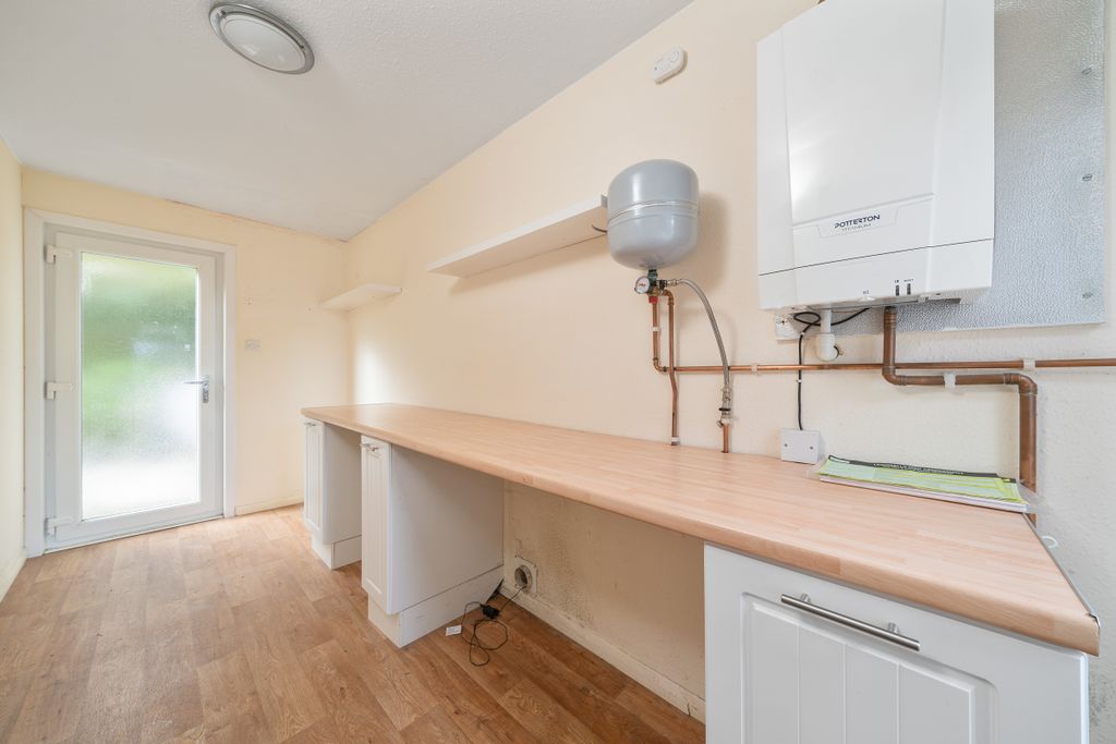 Property photo 3 of 31