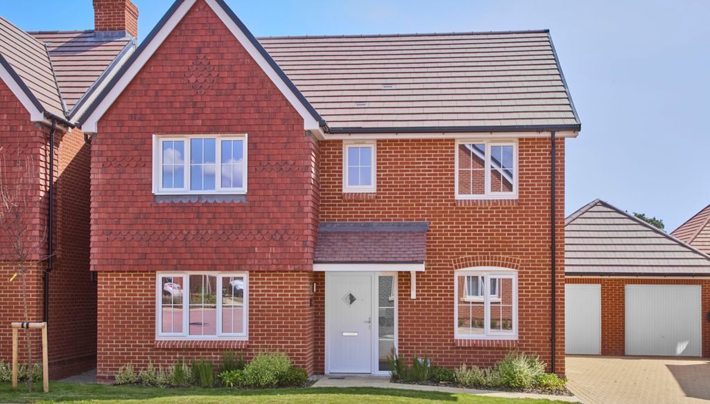 Property photo 1 of 13 Street Scene