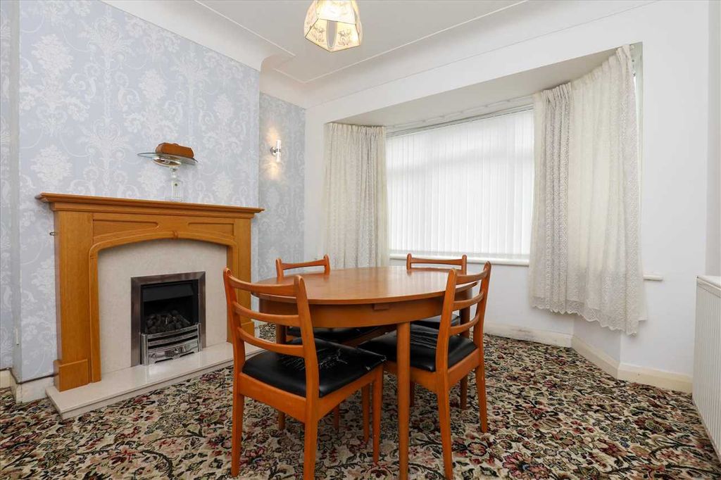 Property photo 3 of 18 Dining Room