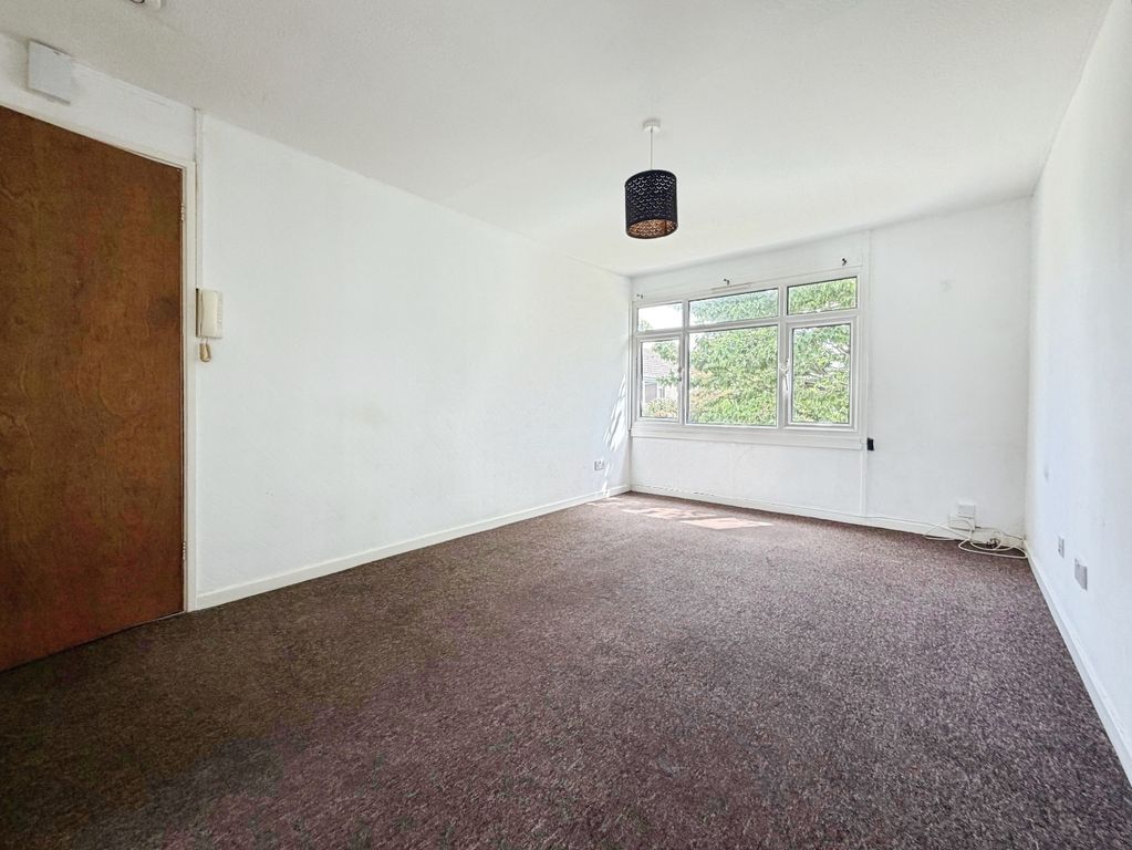 Property photo 2 of 8 Living Room