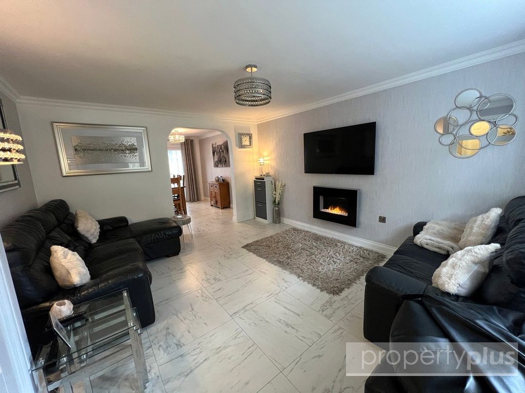 Property photo 2 of 32 Picture No. 16