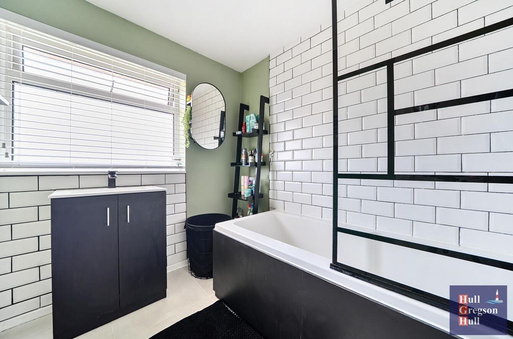 Property photo 3 of 20 579A30ee-B63d-42Bd-901E-6E495Bbbf023.Jpg