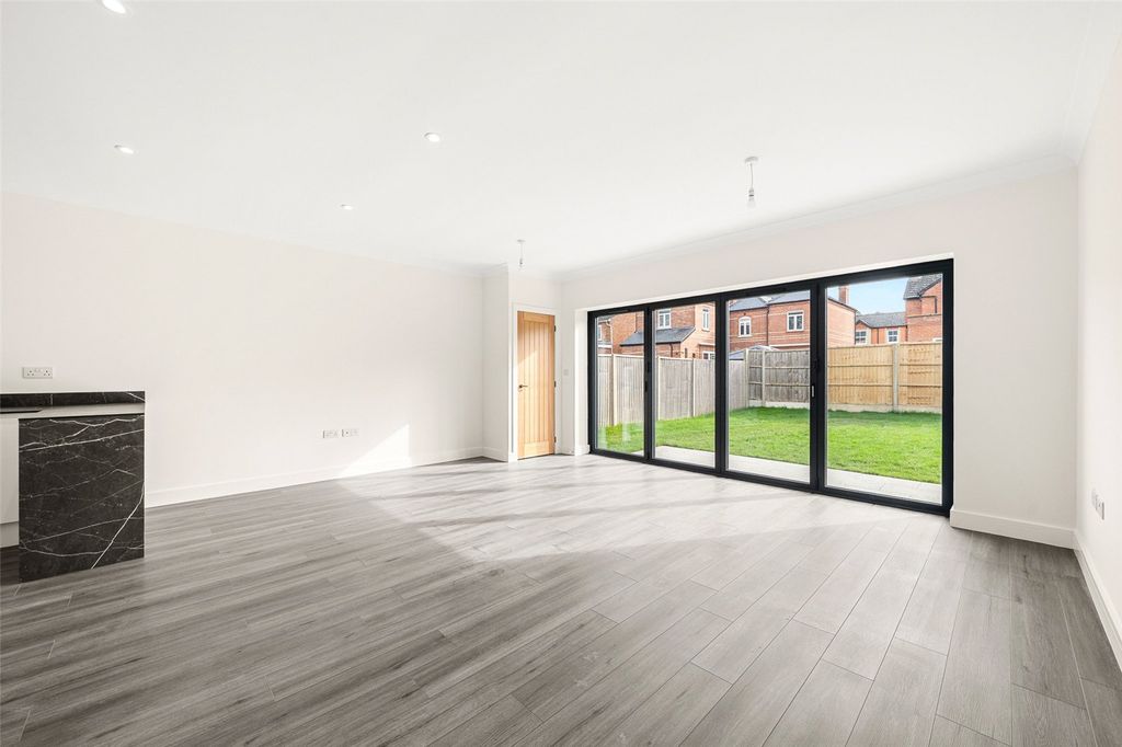 Property photo 3 of 19 Picture No. 25