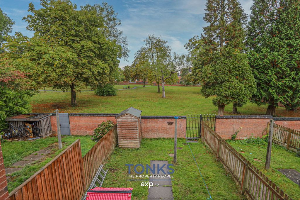 Property photo 2 of 17
