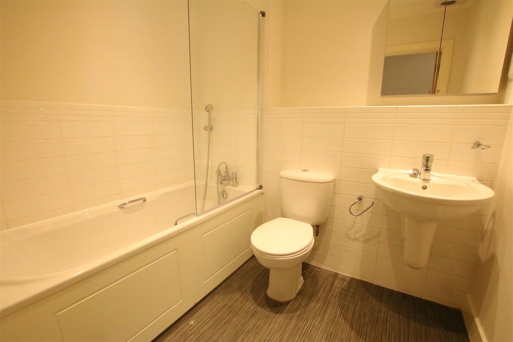 Additional image 10 of 2 bed flat for saleHighbury Drive, Leatherhead KT22