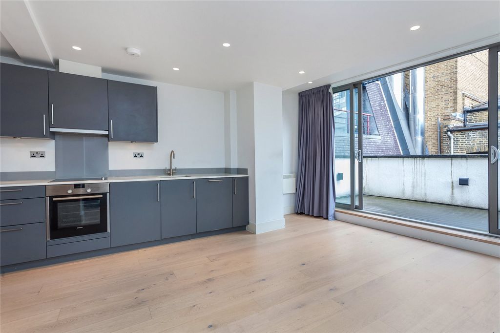 Property photo 3 of 9 Lexington Street