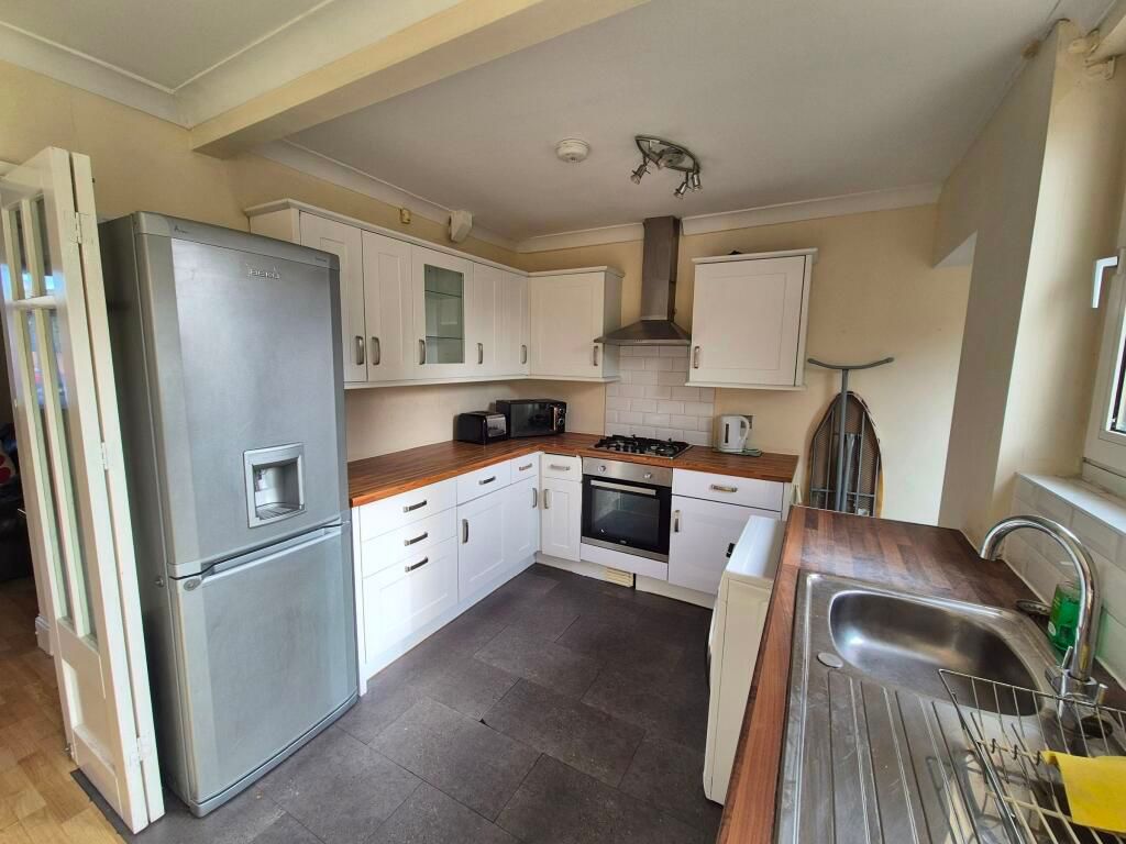 Property photo 2 of 25