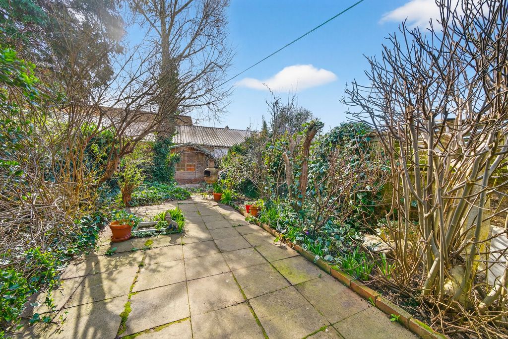 Property photo 2 of 21