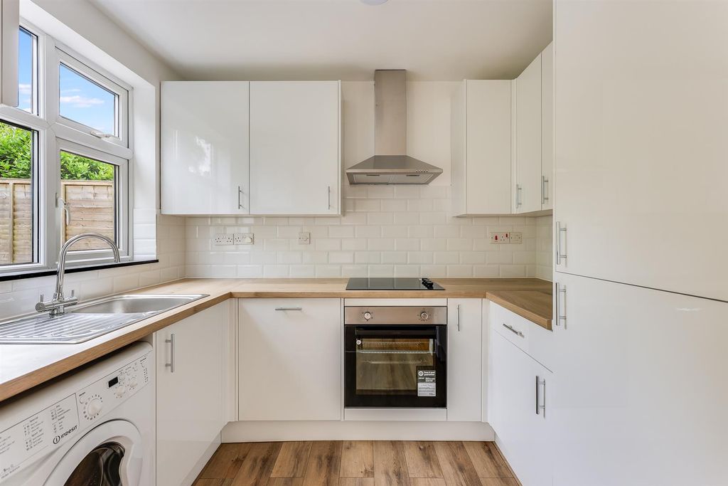 Property photo 3 of 16 Img (12).Jpg