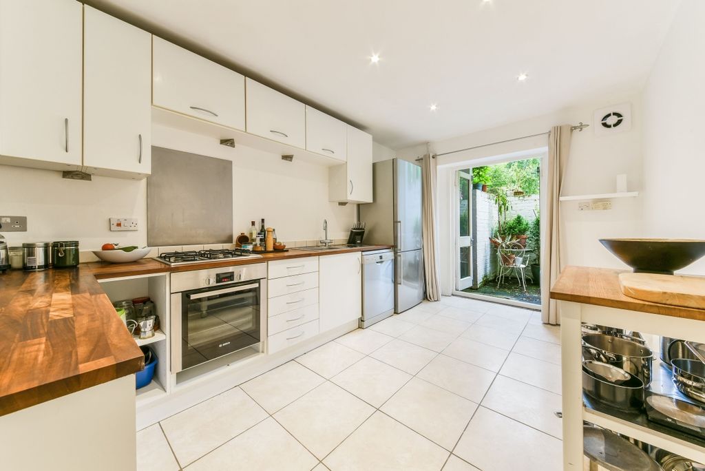 Property photo 2 of 14 Kitchen Onto Terrace
