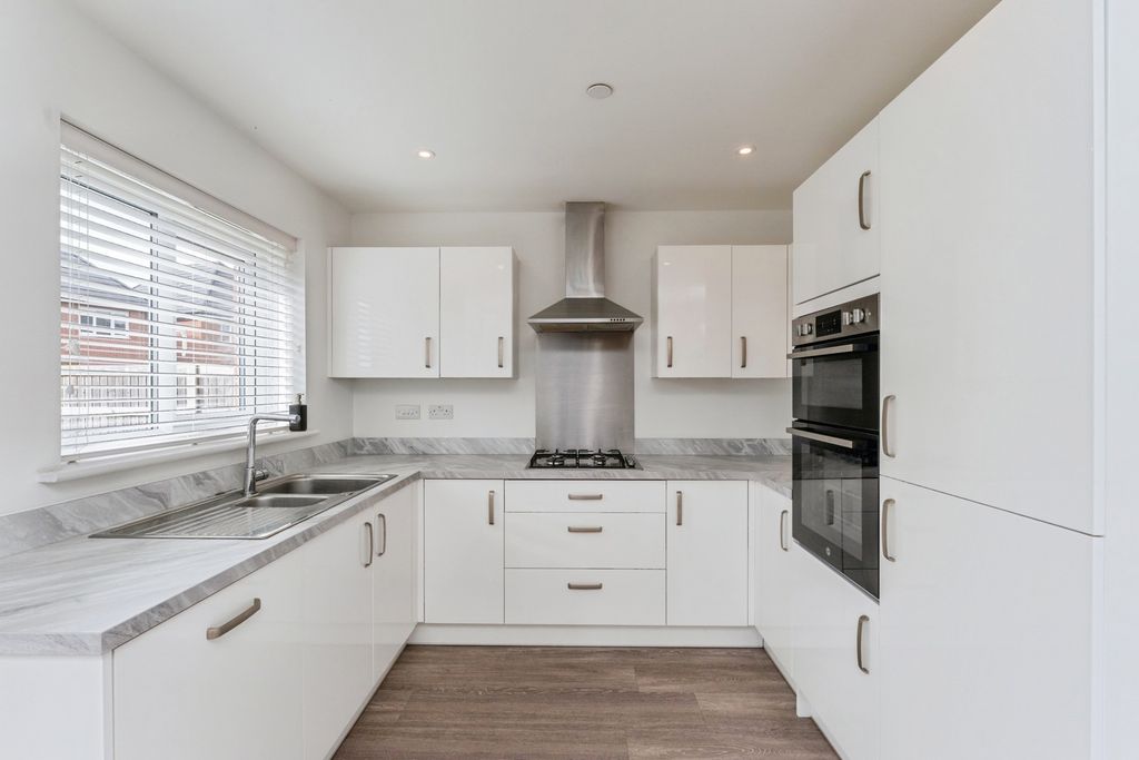 Property photo 3 of 22 Pbox-Img.Jpg