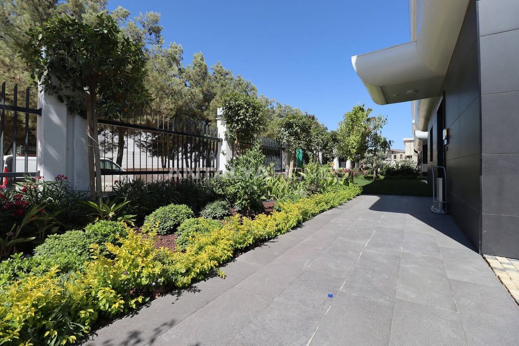 Property photo 2 of 52