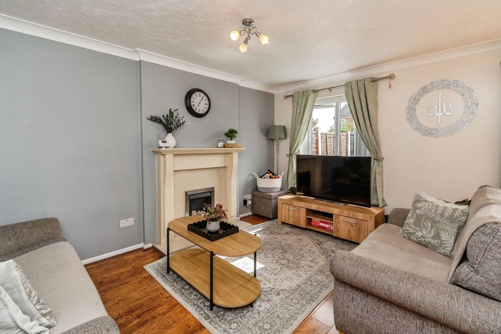 Property photo 3 of 19 Pbox-Img.Jpg
