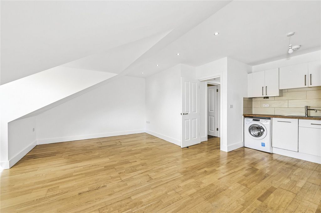 Property photo 3 of 11 Picture No. 15