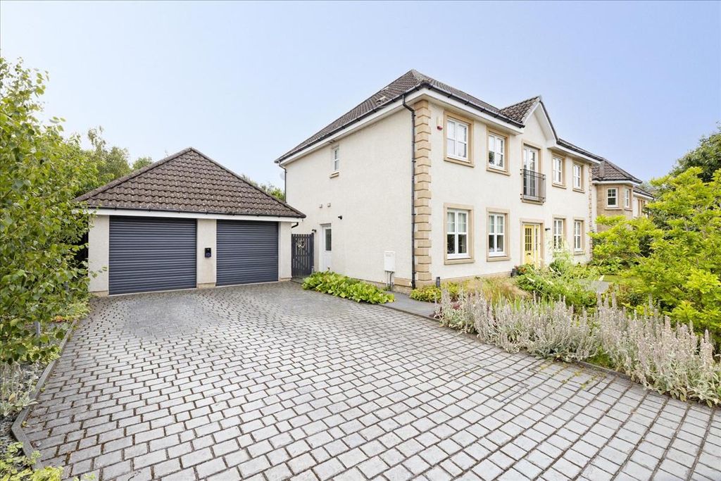 Property photo 1 of 32