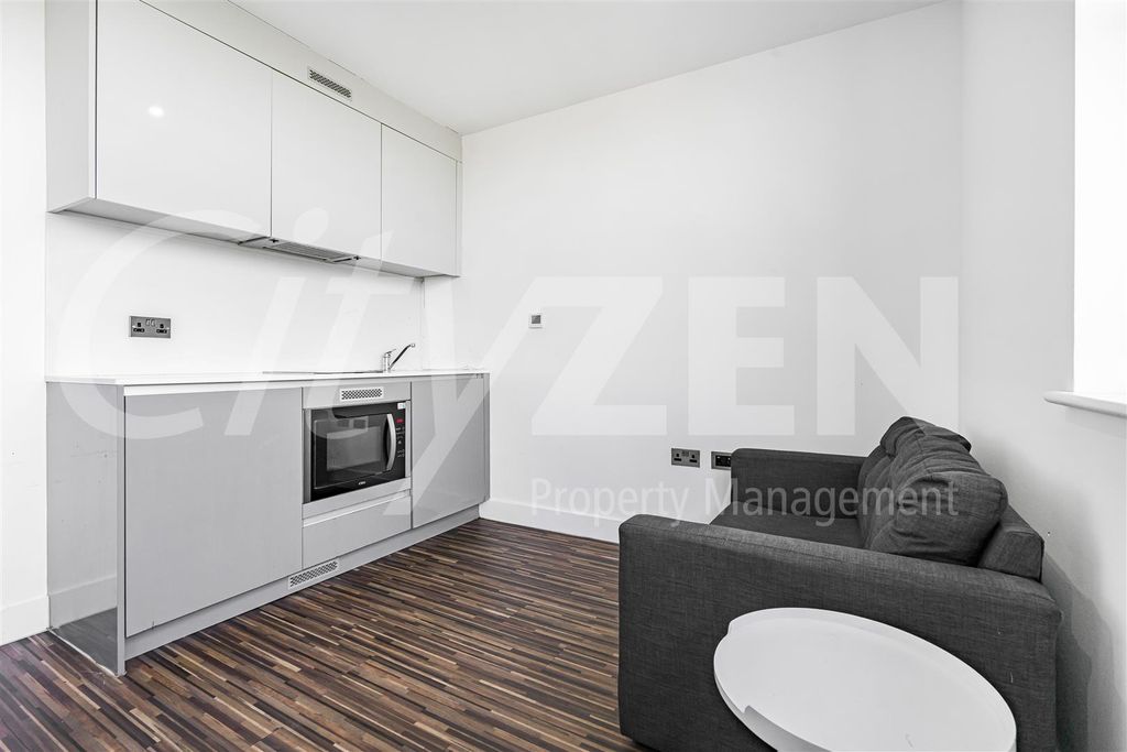Property photo 2 of 11 Studio