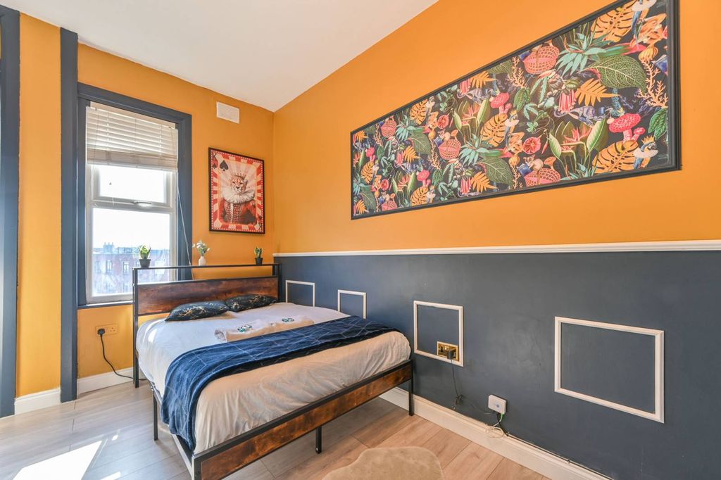 Property photo 3 of 6