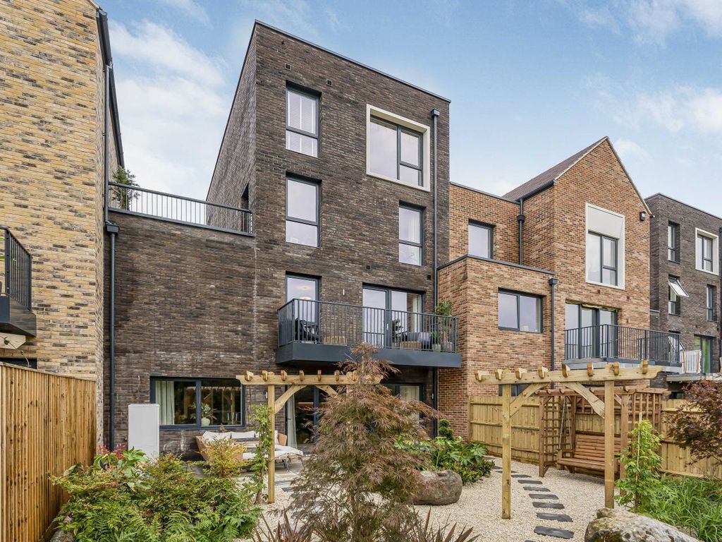 Property photo 1 of 16 The Florey, Number 93