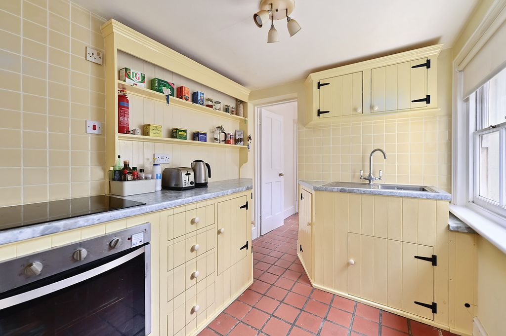 Property photo 2 of 12 Kitchen