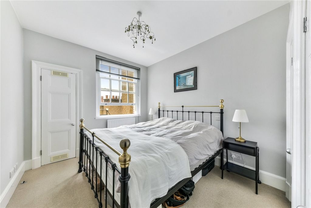 Property photo 3 of 12