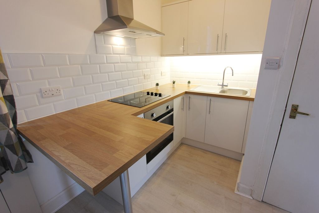 Property photo 2 of 8 Kitchen