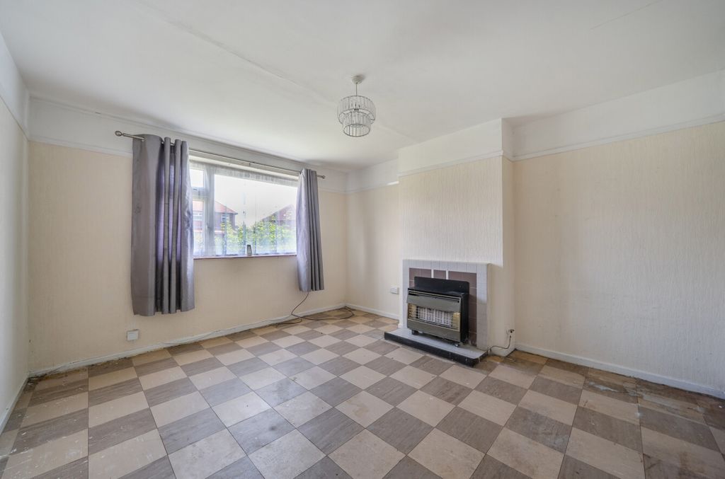 Property photo 3 of 17 1472496-7-6A2805B...