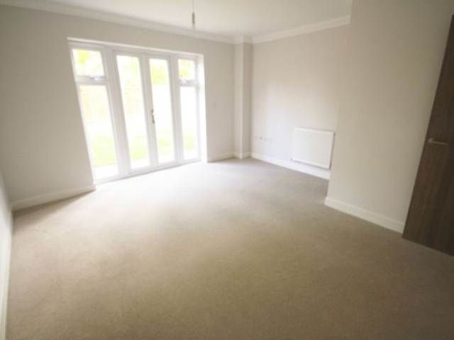 Property photo 3 of 8 d