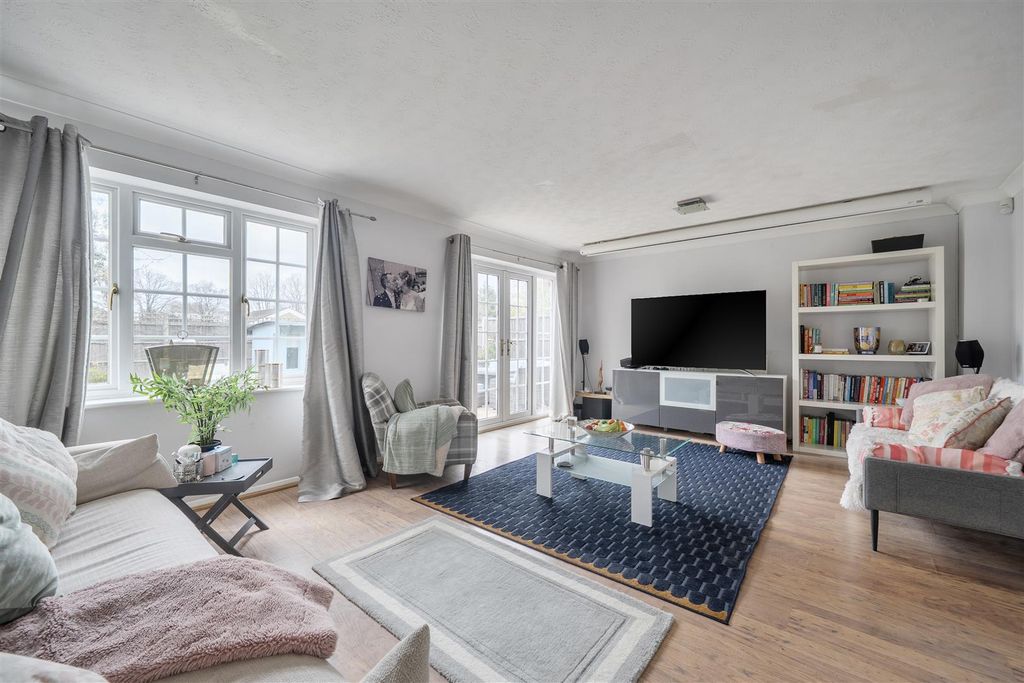 Property photo 2 of 17 1424147-12-69Ca73E9B0d54.Jpg