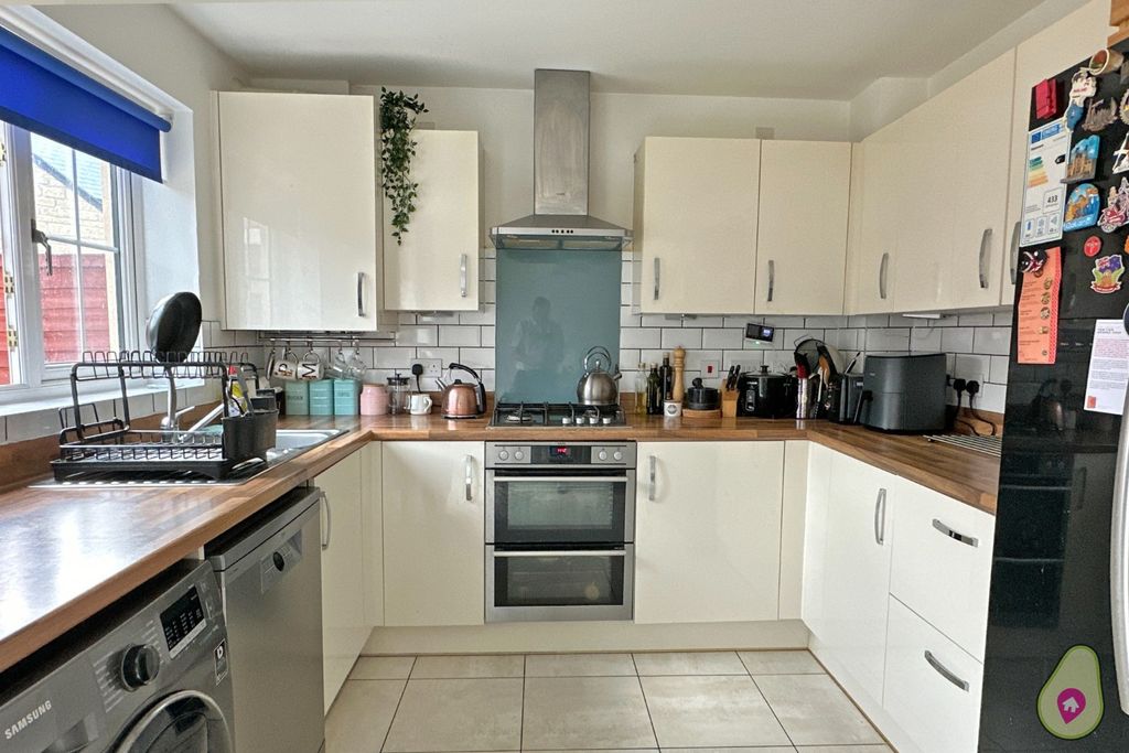 Property photo 3 of 13 3616797