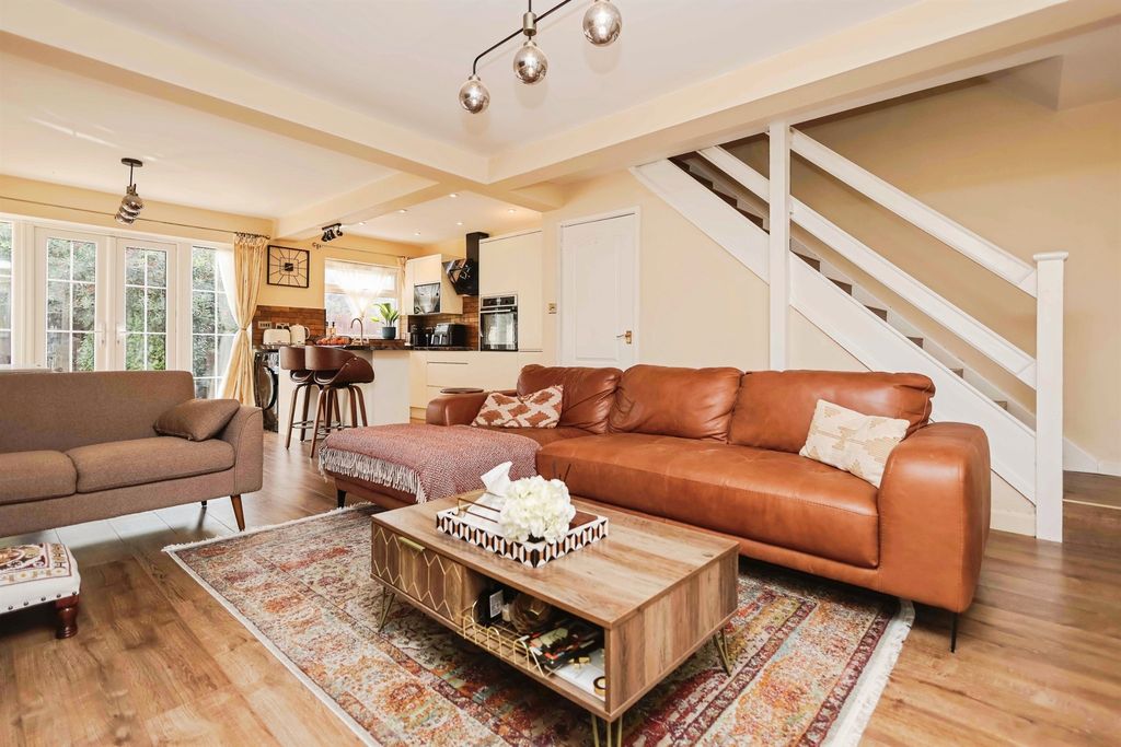 Property photo 2 of 18