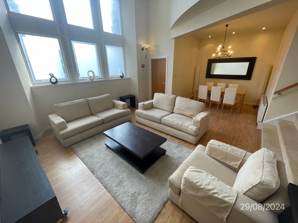 Property photo 1 of 12 Lounge/Dining