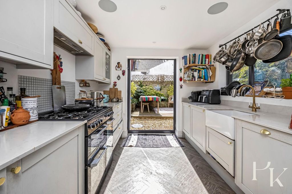 Property photo 3 of 15