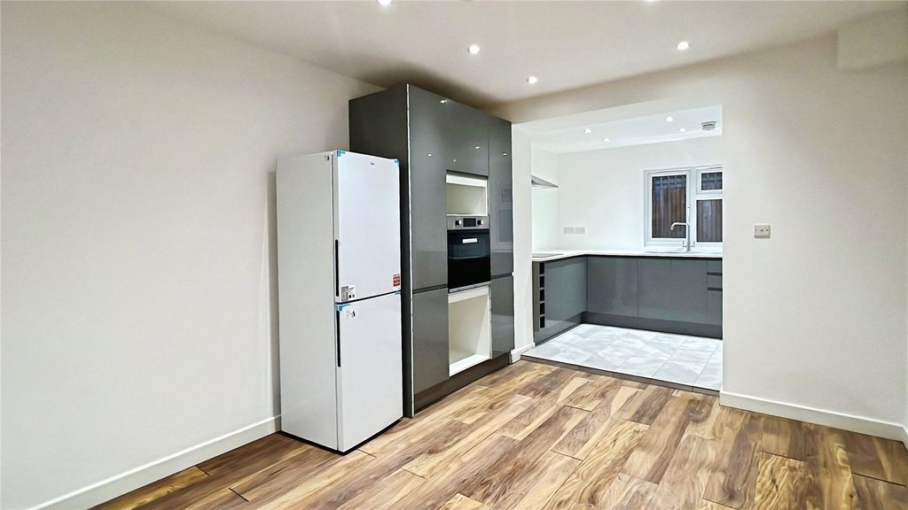 Property photo 3 of 16 Reception/Kitchen