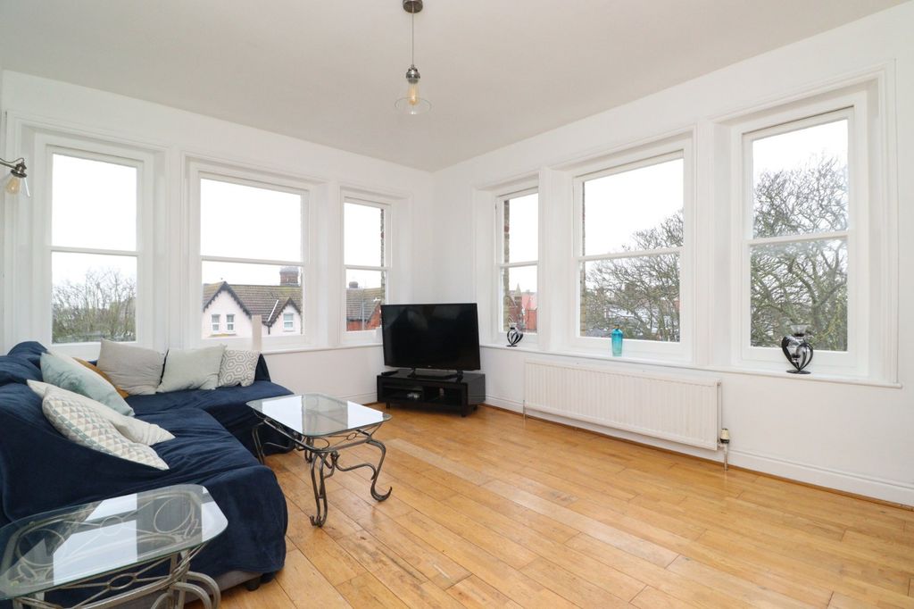 Property photo 2 of 11 Picture 2