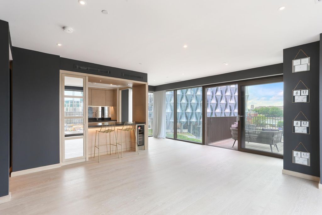 Property photo 3 of 22