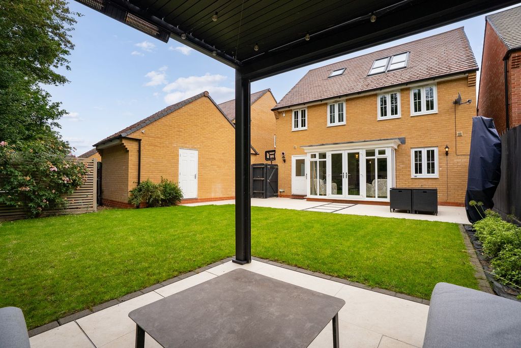 Property photo 2 of 34