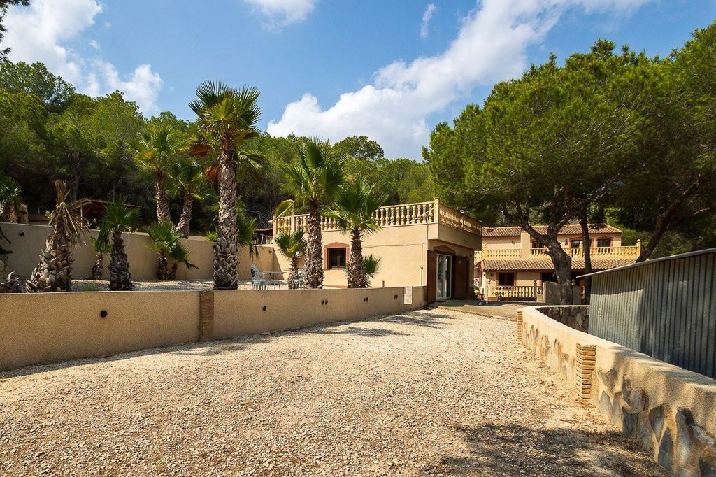 Property photo 2 of 50